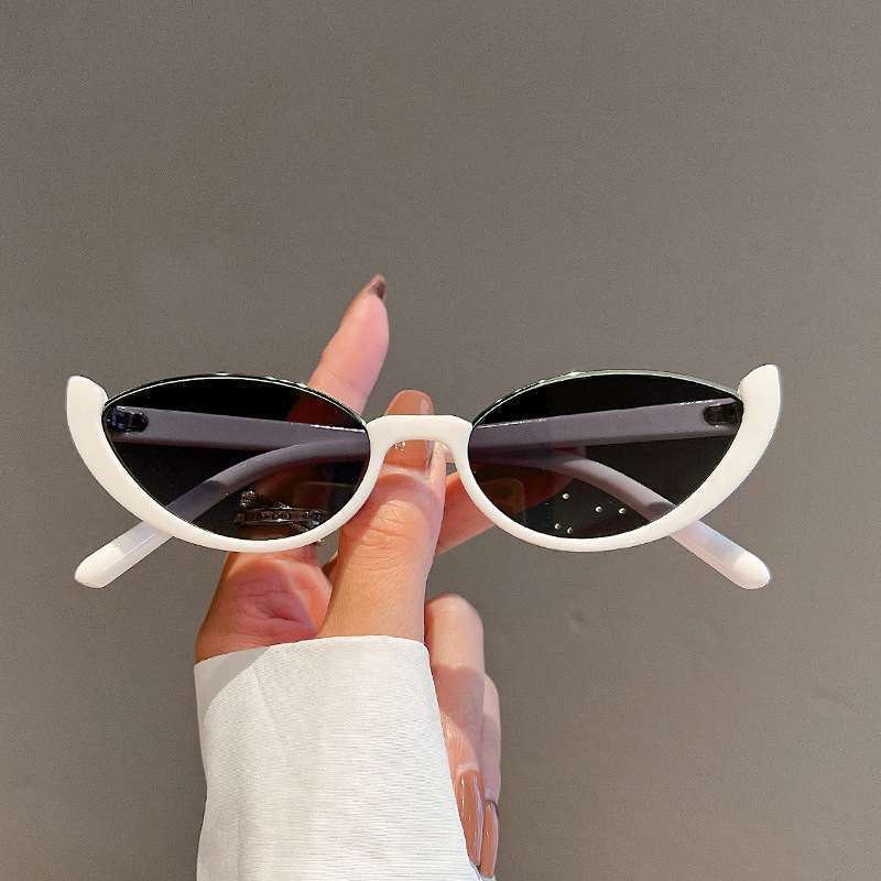 Velora Cat Eye Sunglasses