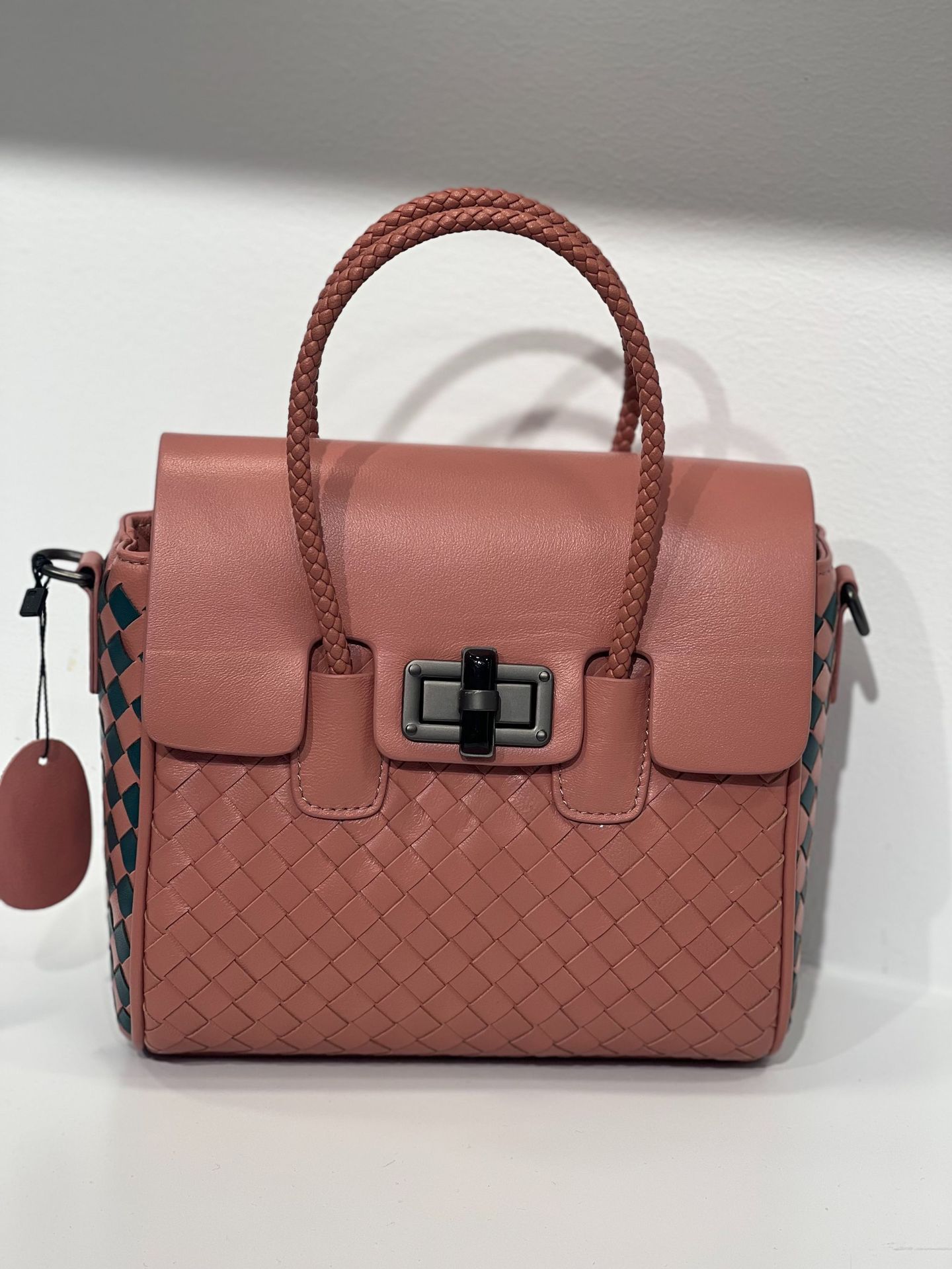 Vintage Elegance Handbag - Image 8