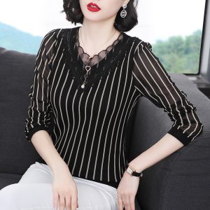 Women’s Lace Velvet Thermal Top