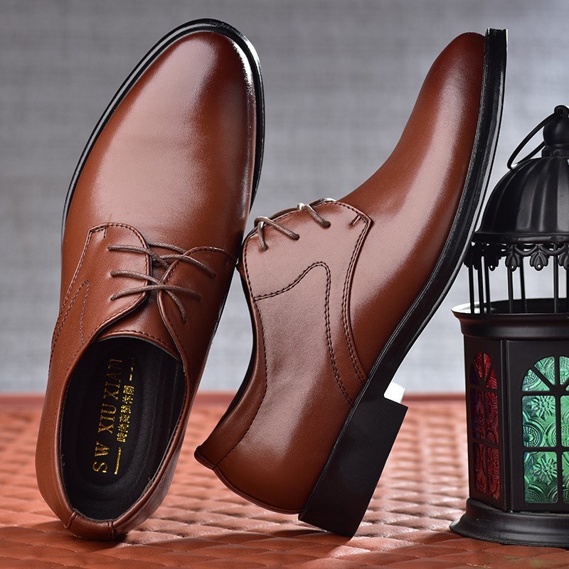 men's black pointed toe dress shoes with classic formal business styling
