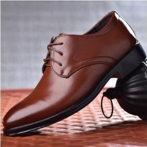 men's black pointed toe dress shoes with classic formal business styling