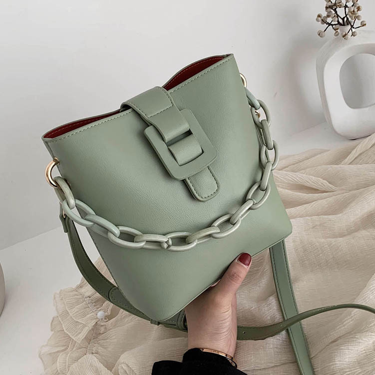 Chain Luxe Shoulder Bag - Image 3
