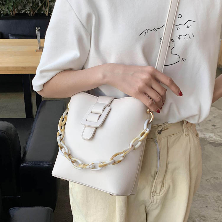 Chain Luxe Shoulder Bag