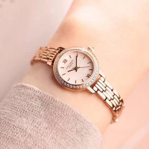 Ladies exquisite small dial watch