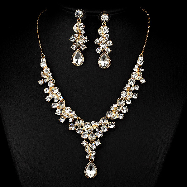 Crystal Bridal Jewelry Set - Image 4