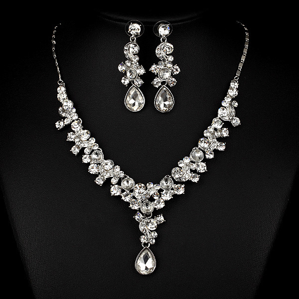 Crystal Bridal Jewelry Set - Image 7