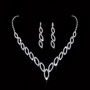 CLASSIC CRYSTAL EARRINGS NECKLACE SET