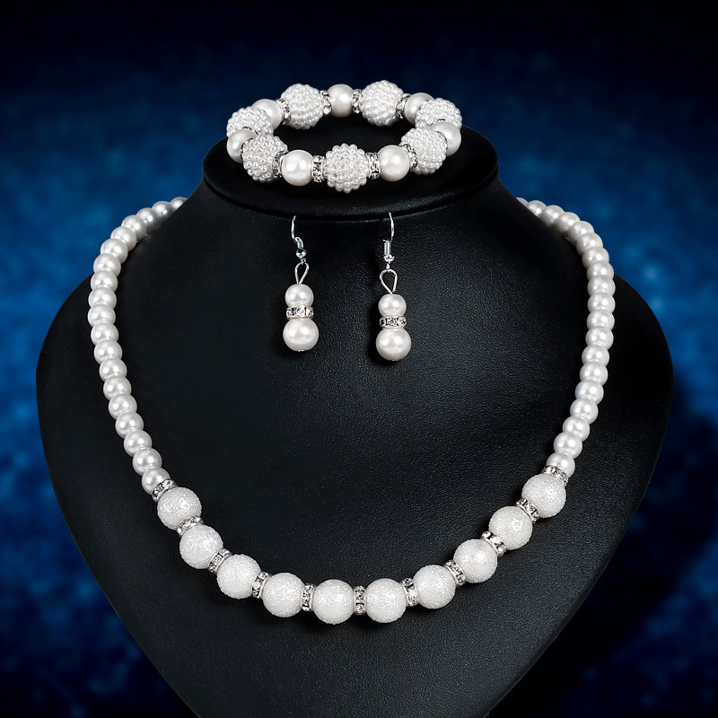 3 piece pearl jewelry set with necklace bracelet and earrings for women