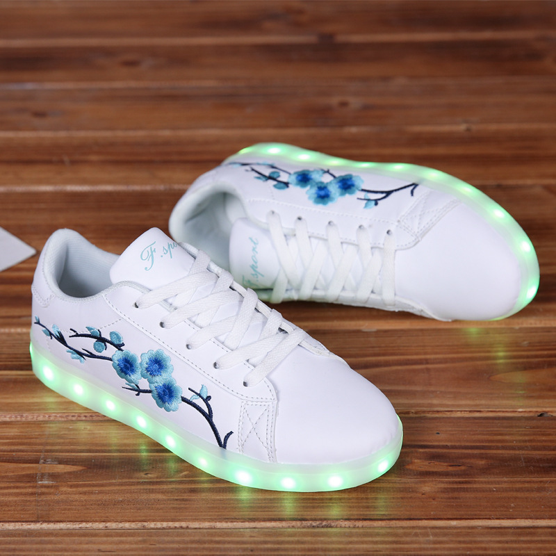 Ladies’ sneakers