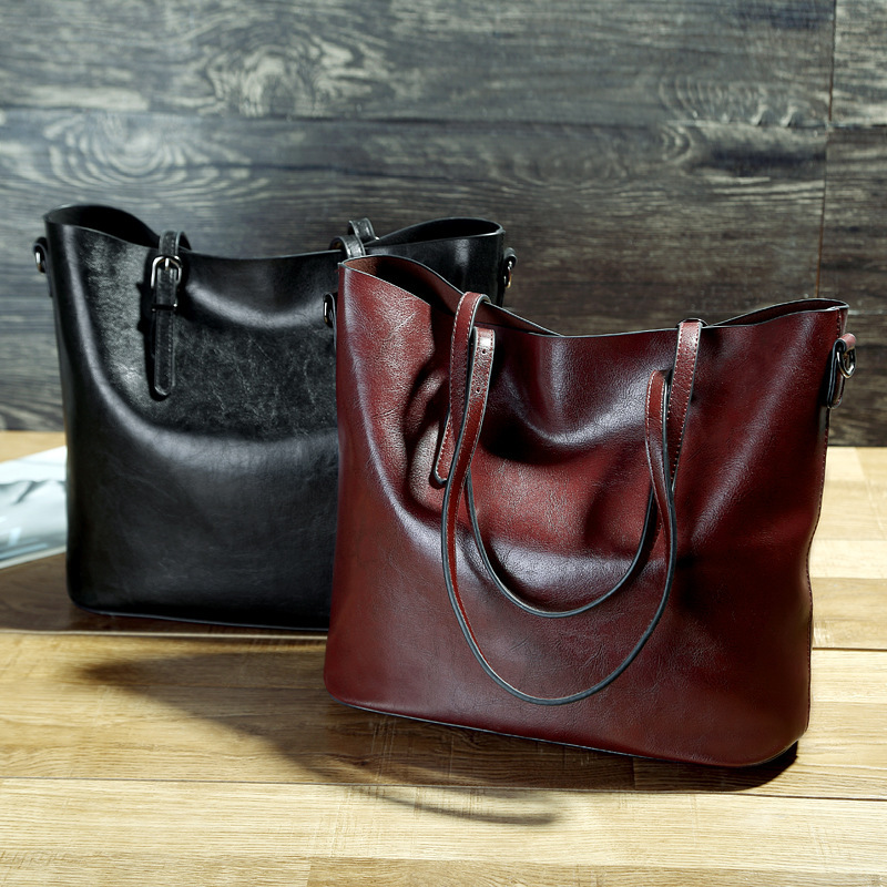 Women’s Leather Shoulder Bag