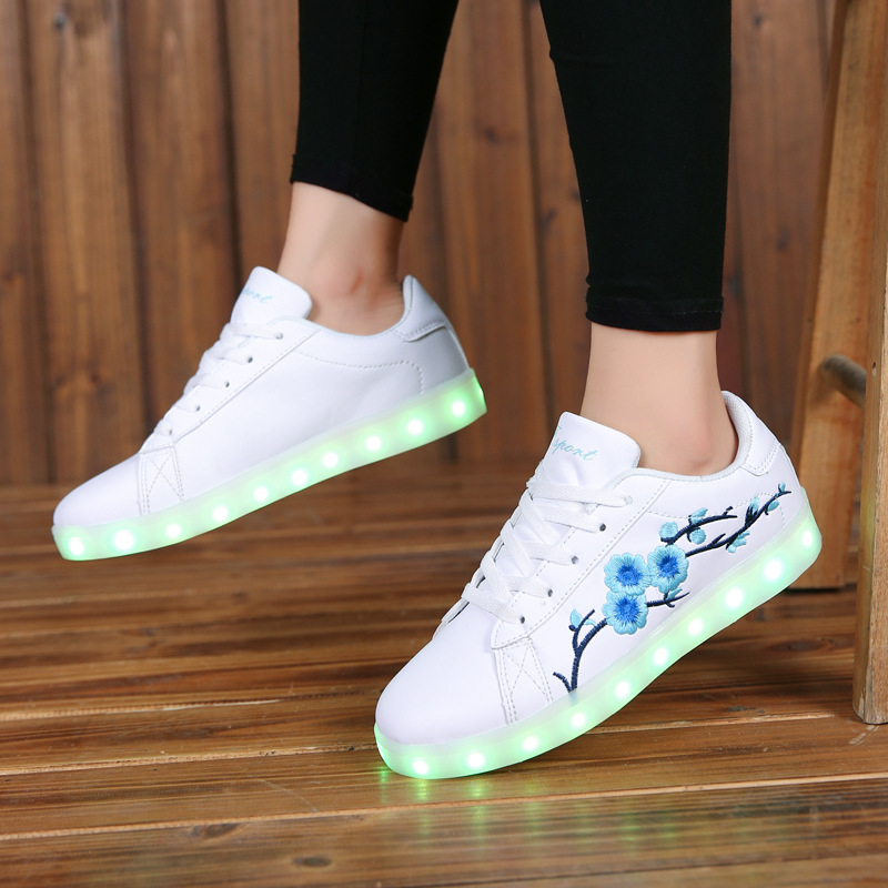 Ladies’ sneakers