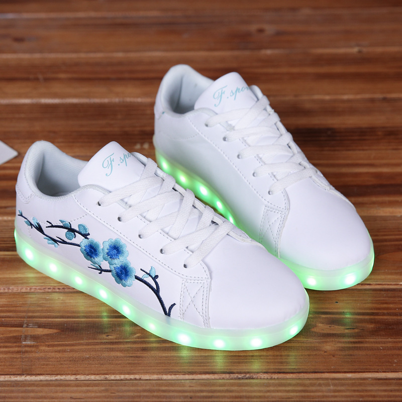 Ladies’ sneakers