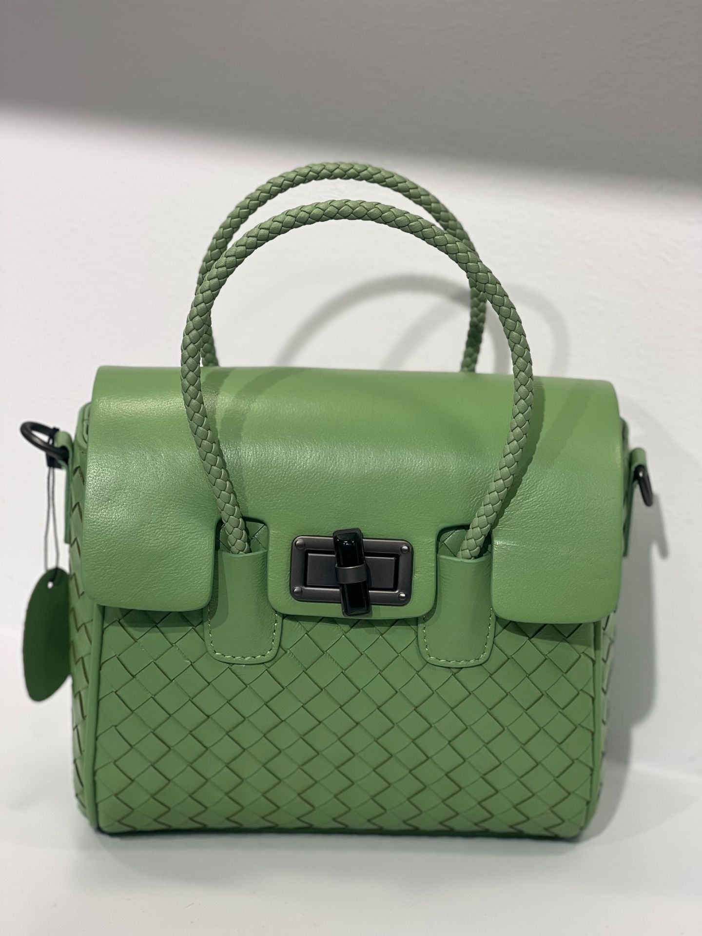 Vintage Elegance Handbag - Image 5