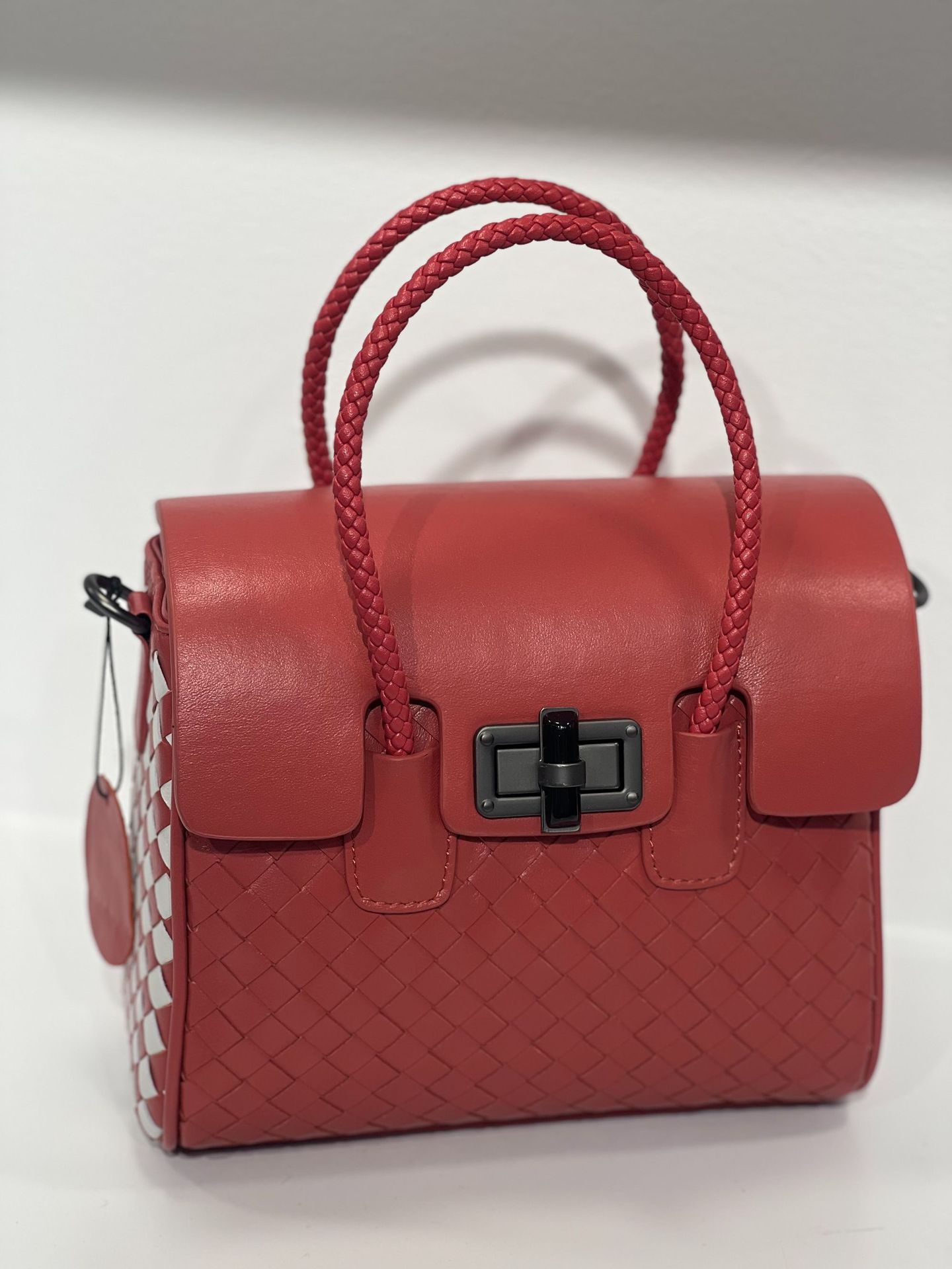 Vintage Elegance Handbag - Image 7