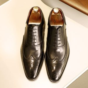 men's leather Oxford dress shoes with durable rubber sole and classic lace-up design