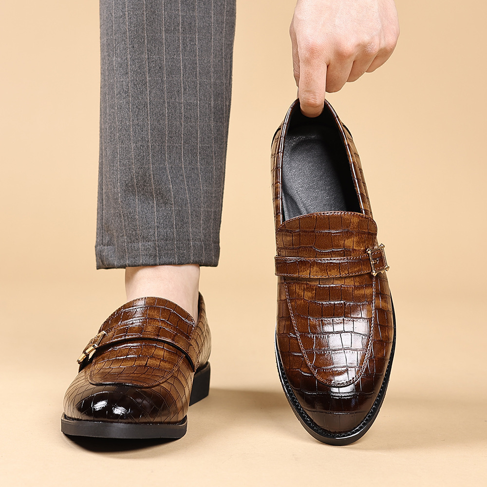 men's plus size casual leather shoes with comfortable fit and modern everyday styling