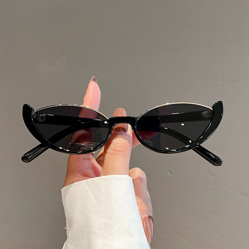 Velora Cat Eye Sunglasses - Image 6
