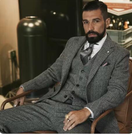 AutumnWinter Herringbone British-Style Retro Gentlemans Slim-Fit Three-Piece Suit Casual Set - Image 9