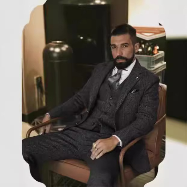 AutumnWinter Herringbone British-Style Retro Gentlemans Slim-Fit Three-Piece Suit Casual Set - Image 2