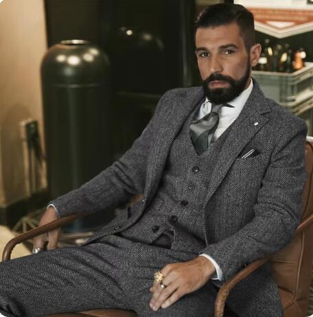 AutumnWinter Herringbone British-Style Retro Gentlemans Slim-Fit Three-Piece Suit Casual Set - Image 6